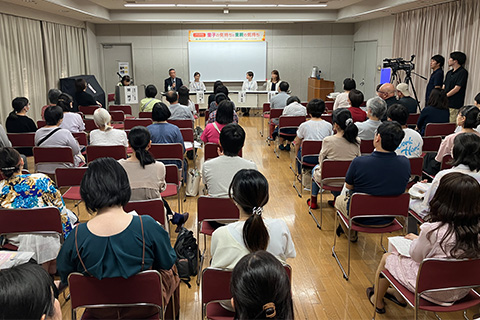 「里子の気持ちと里親の気持ち」・大阪市里親会シンポジウム