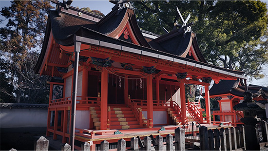 泉穴師神社